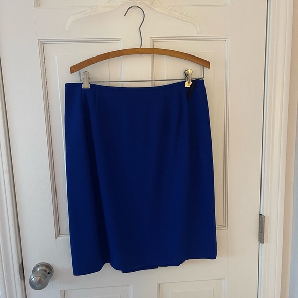 Kasper Women's Blue Suit 12P - Picture 2 of 2